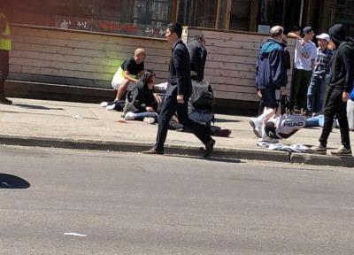 یک کامیون در کانادا 10 نفر را زیر گرفت
