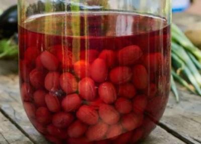 3 طرز تهیه ترشی زغال اخته با حرارت، بدون حرارت و با سرکه کامل